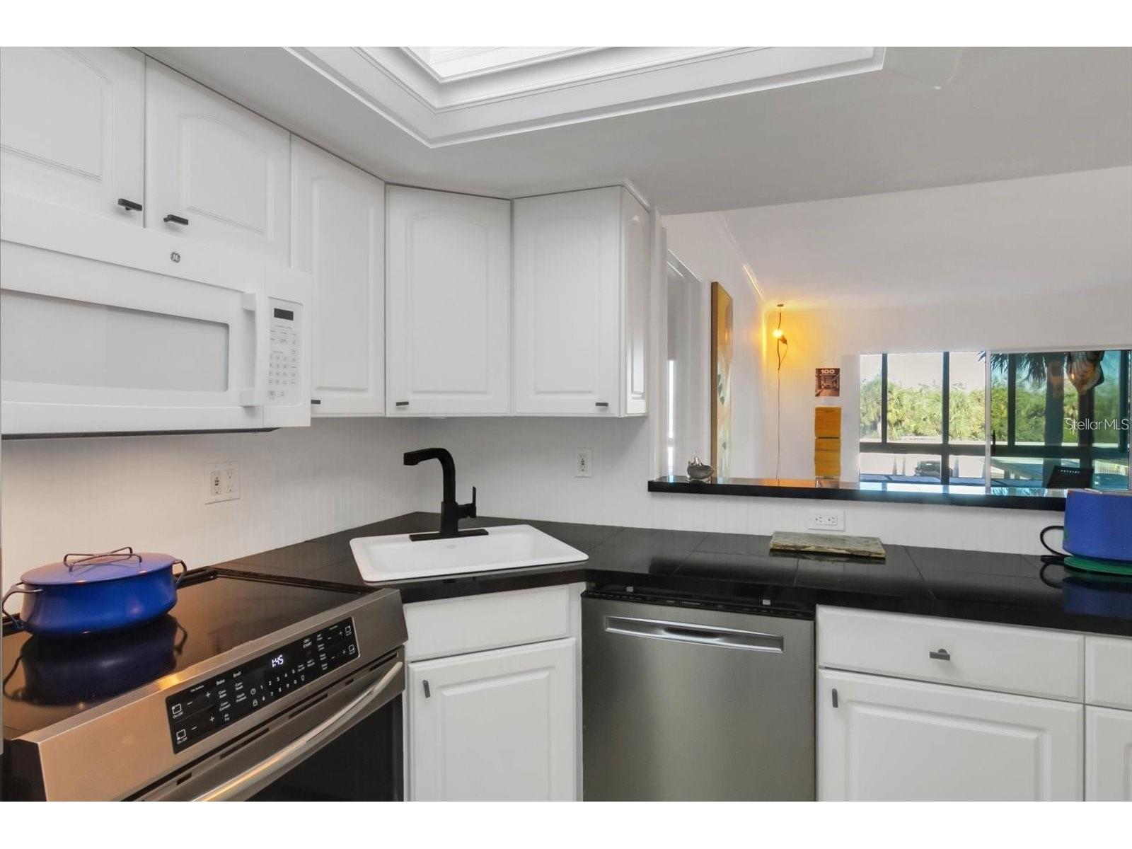 2100 Benjamin Franklin Drive #203 Sarasota FL 34236 A4688842 image15
