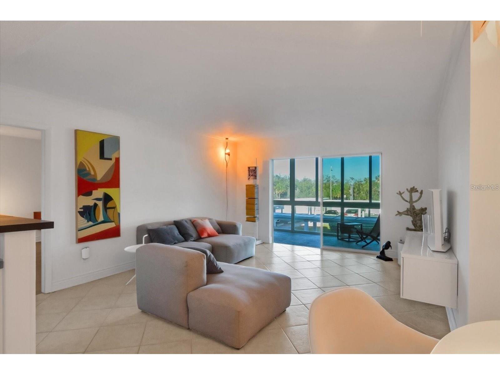 2100 Benjamin Franklin Drive #203 Sarasota FL 34236 A4688842 image2