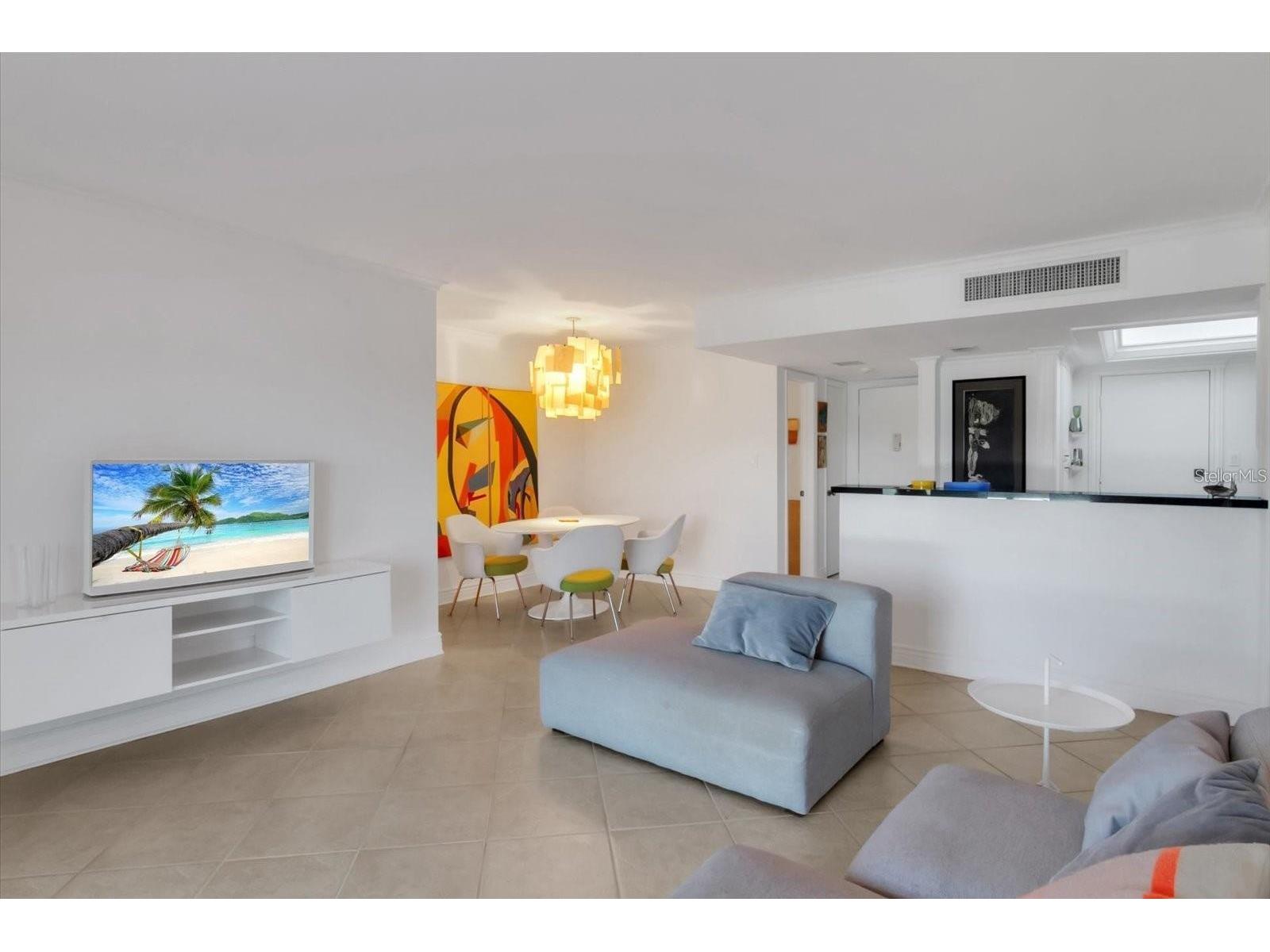 2100 Benjamin Franklin Drive #203 Sarasota FL 34236 A4688842 image3