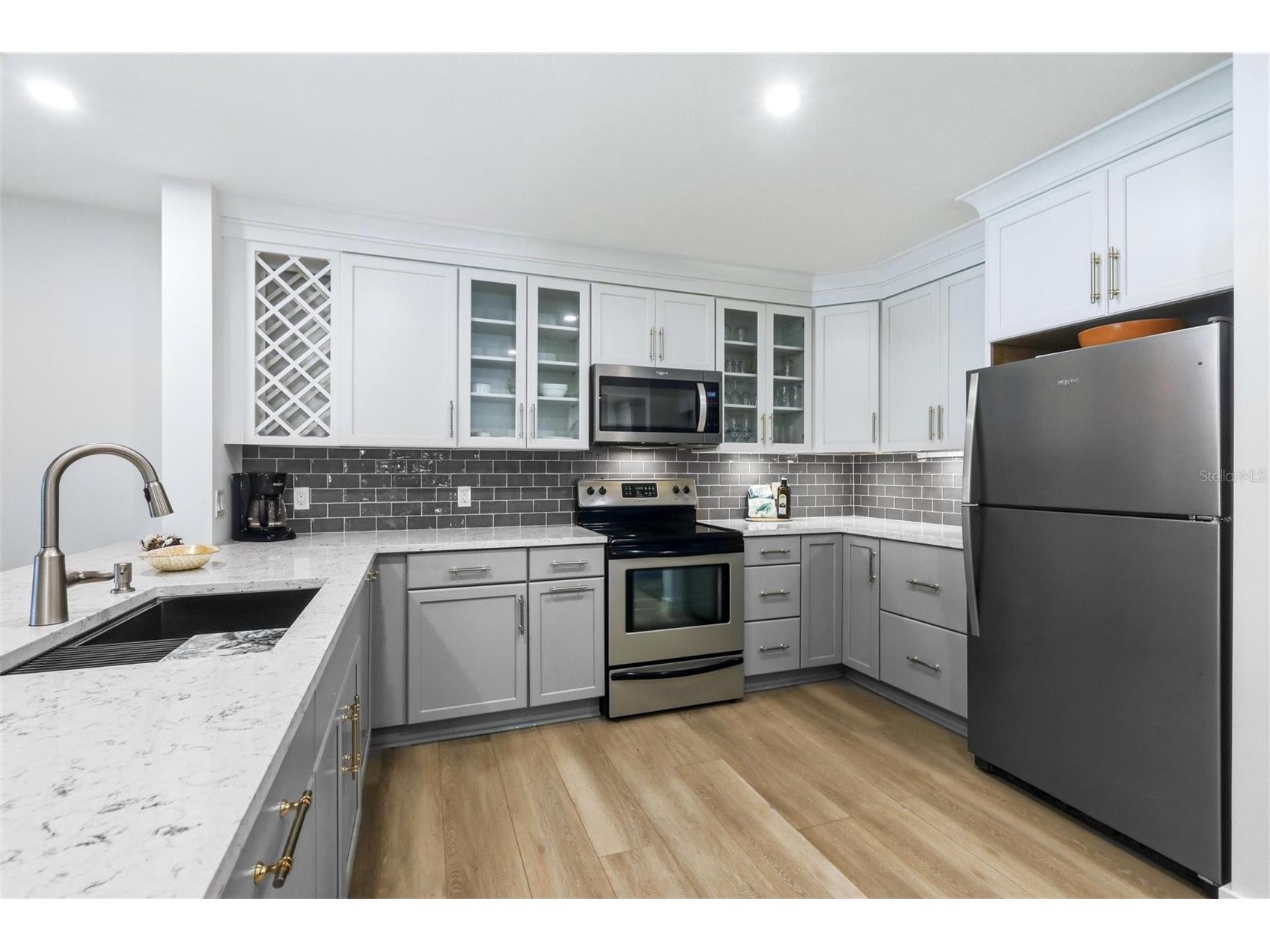 2100 Benjamin Franklin Drive #205 Sarasota FL 34236 A4690613 image15