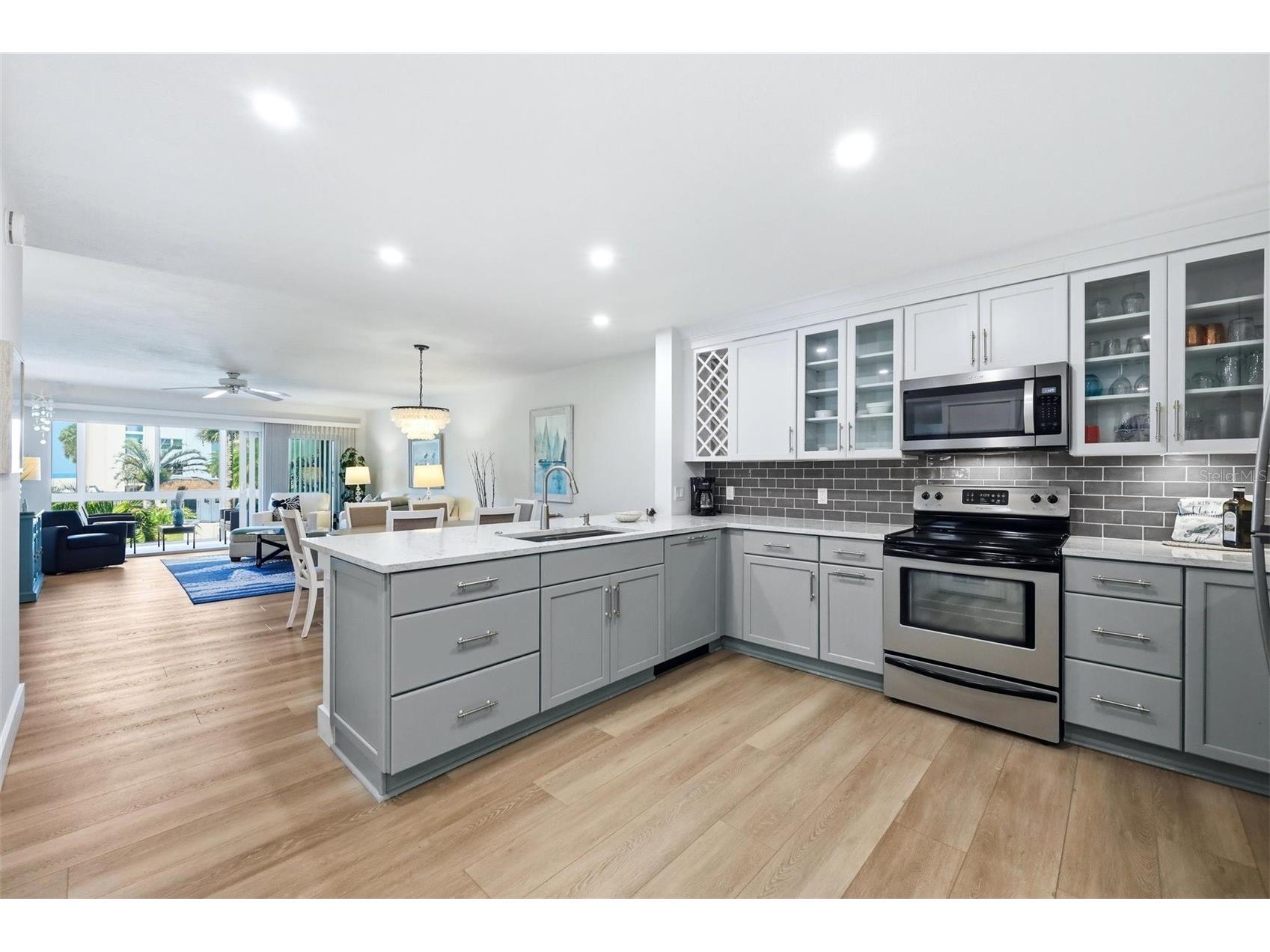 2100 Benjamin Franklin Drive #205 Sarasota FL 34236 A4690613 image16