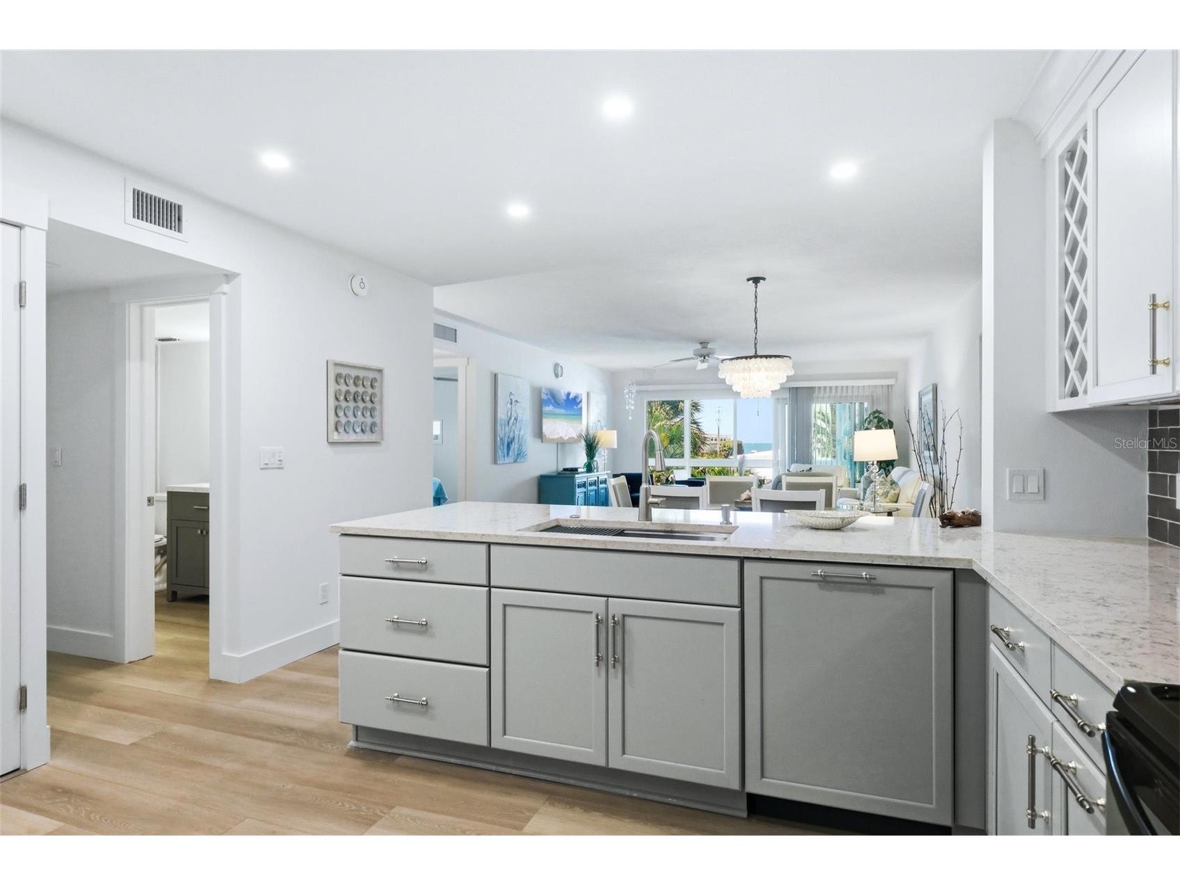 2100 Benjamin Franklin Drive #205 Sarasota FL 34236 A4690613 image17