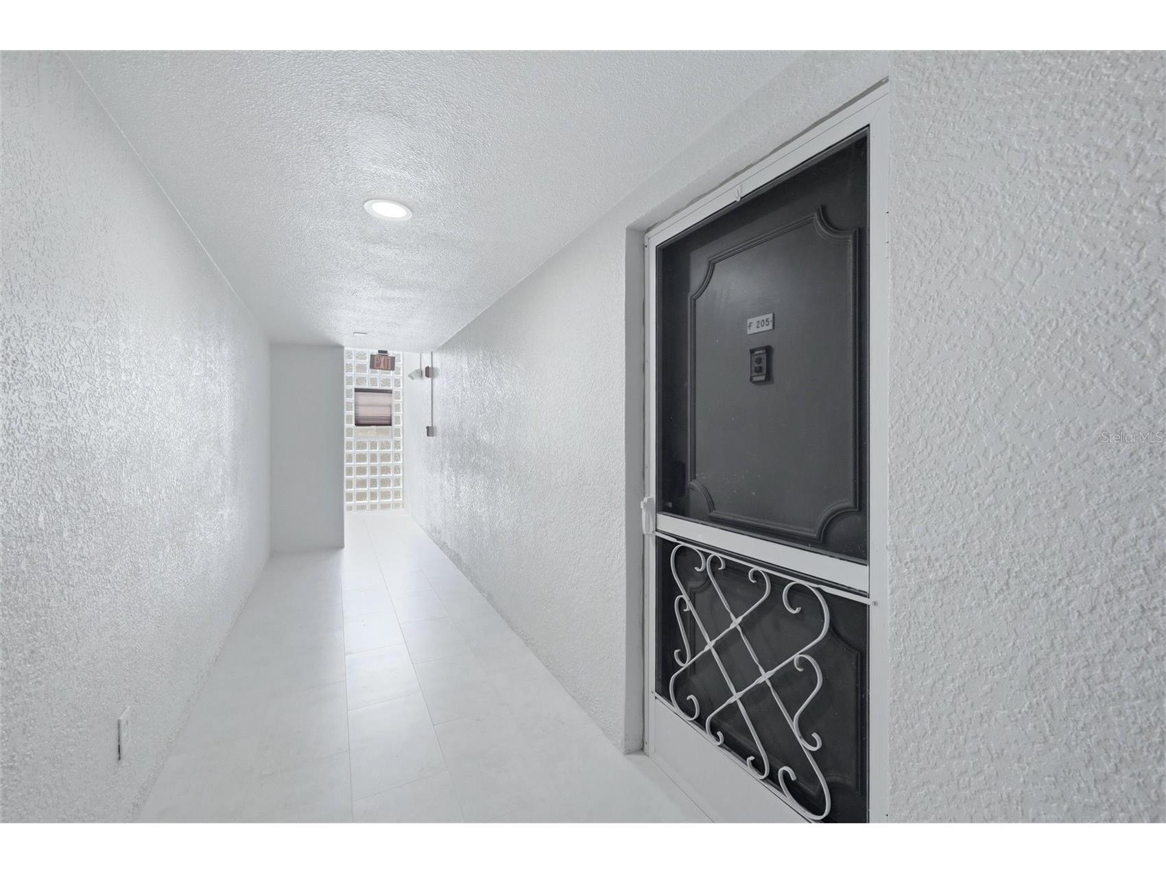 2100 Benjamin Franklin Drive #205 Sarasota FL 34236 A4690613 image2