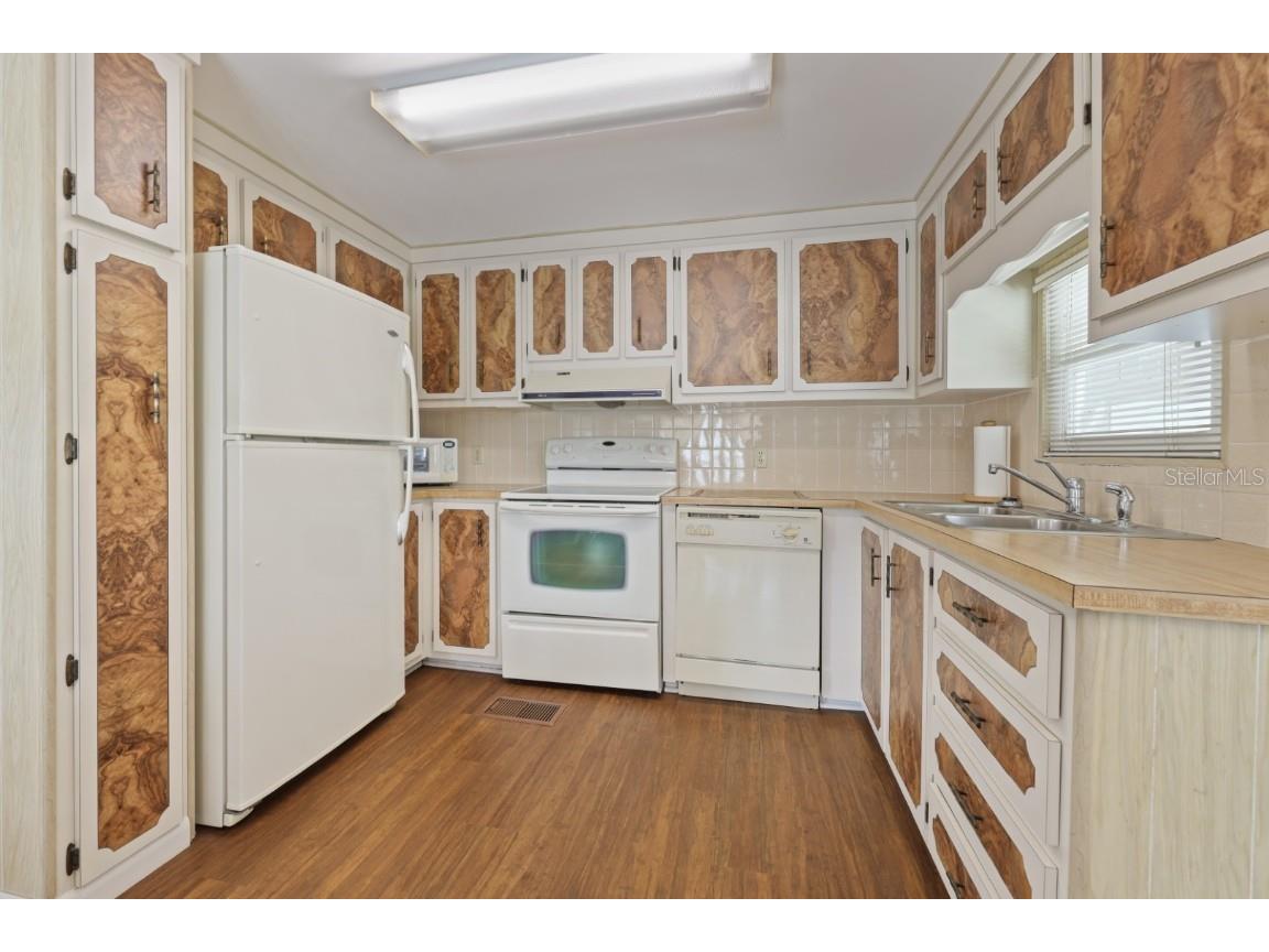 2100 Kings Highway #305 Port Charlotte FL 33980 C7505759 image15