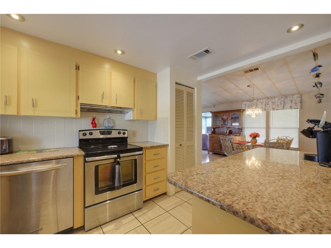 2100 Kings Highway #568 Port Charlotte FL 33980 C7513269 image7