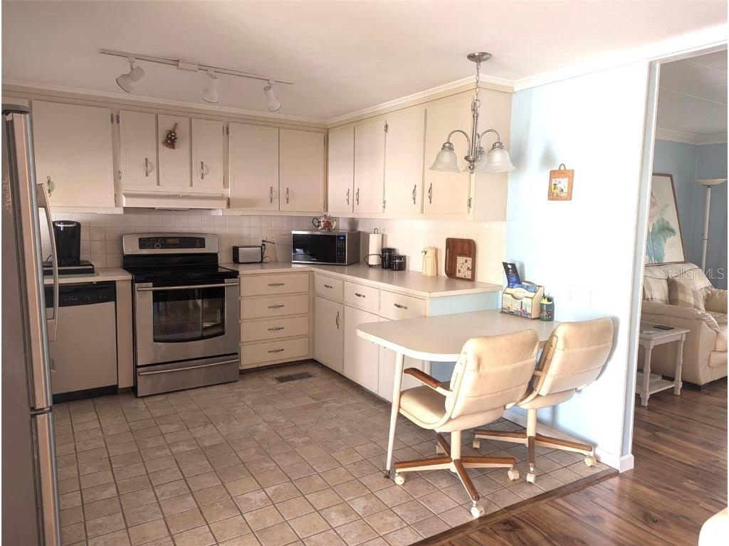 2100 Kings Hwy #116 Port Charlotte FL 33980 D6142126 image11