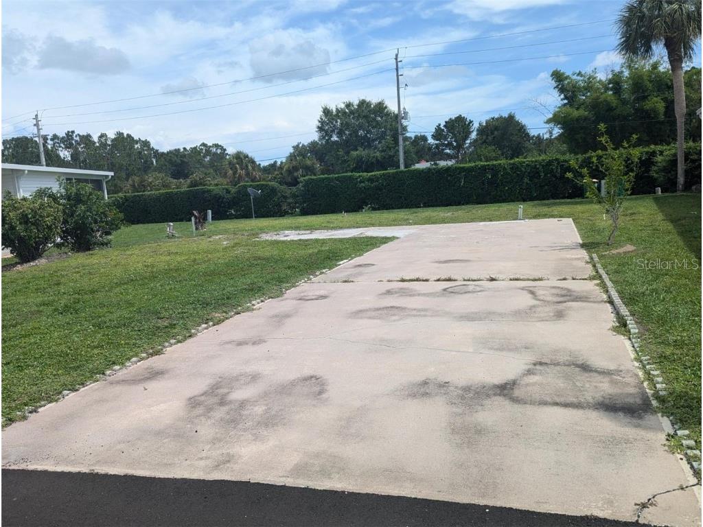 2100 Kings Hwy #593 Port Charlotte FL 33980 D6142993 image1