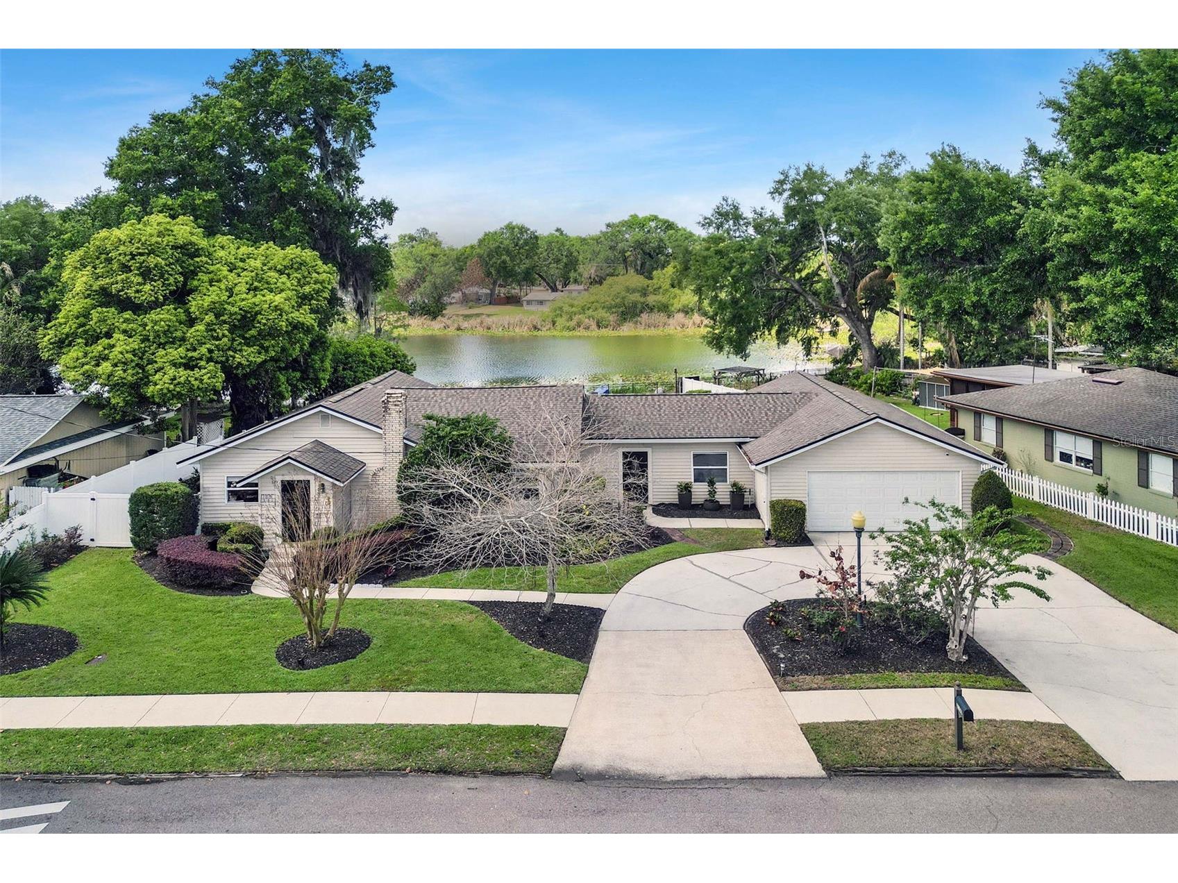 2100 Mae Street Orlando FL 32806 - Crystal Lake O6396104 image1