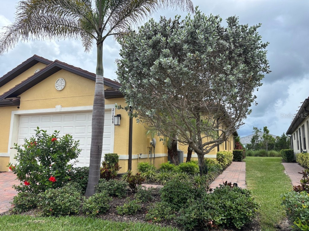 21008 Fetterbush Place Venice FL 34293 TB8394808 image1