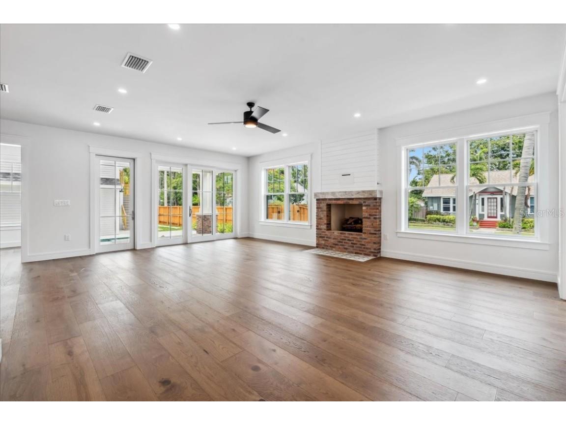 2101 3rd Avenue N Saint Petersburg FL 33713 TB8390574 image16