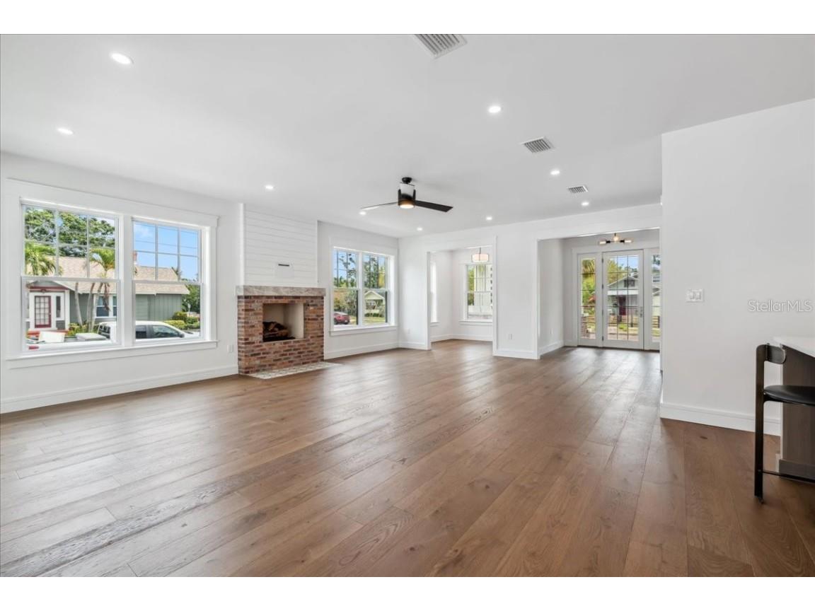 2101 3rd Avenue N Saint Petersburg FL 33713 TB8390574 image18