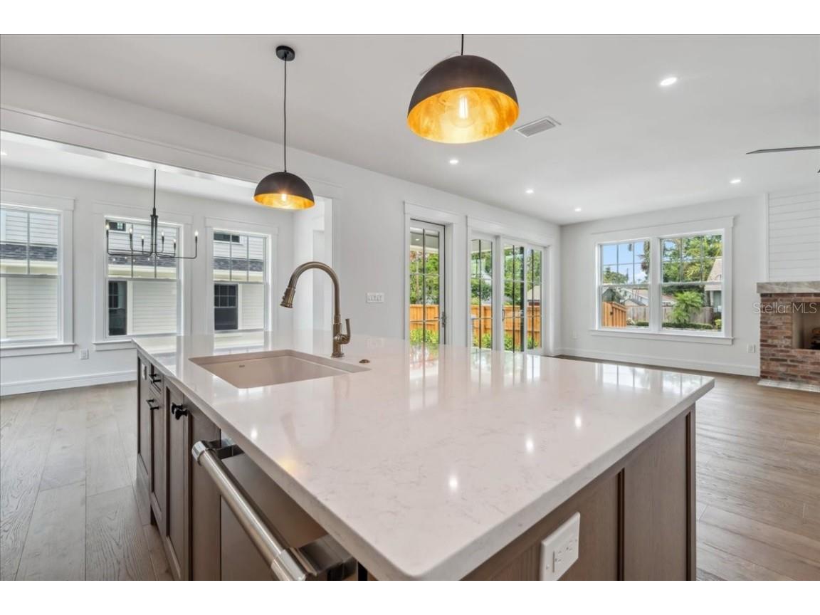 2101 3rd Avenue N Saint Petersburg FL 33713 TB8390574 image26