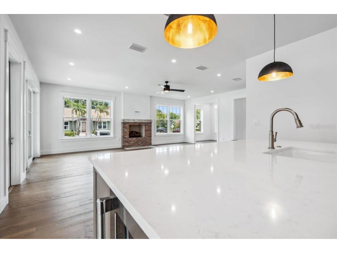 2101 3rd Avenue N Saint Petersburg FL 33713 TB8390574 image27