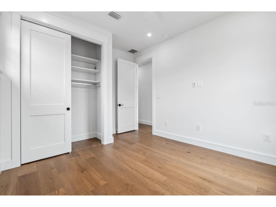 2101 3rd Avenue N Saint Petersburg FL 33713 TB8390574 image46