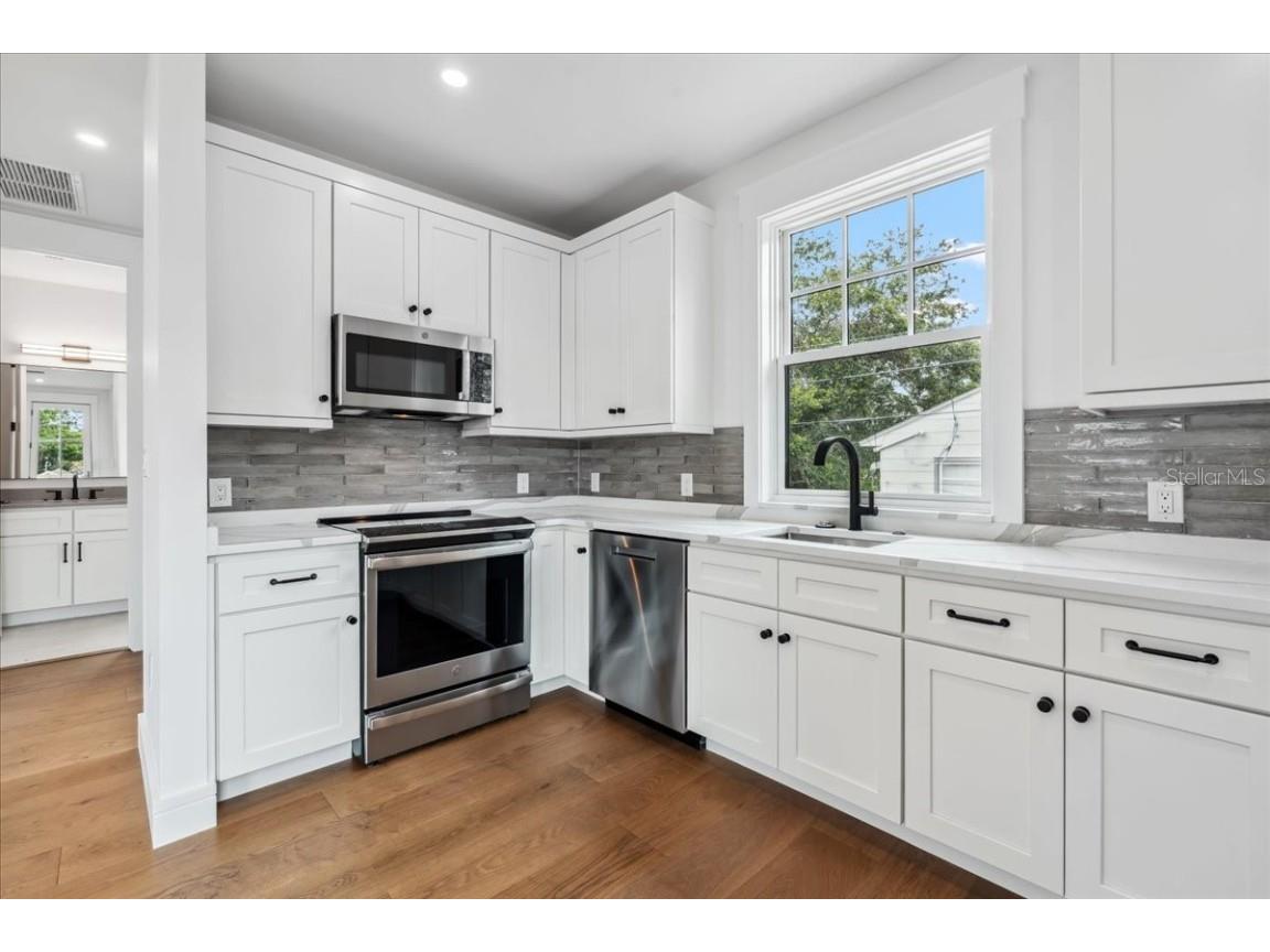 2101 3rd Avenue N Saint Petersburg FL 33713 TB8390574 image67