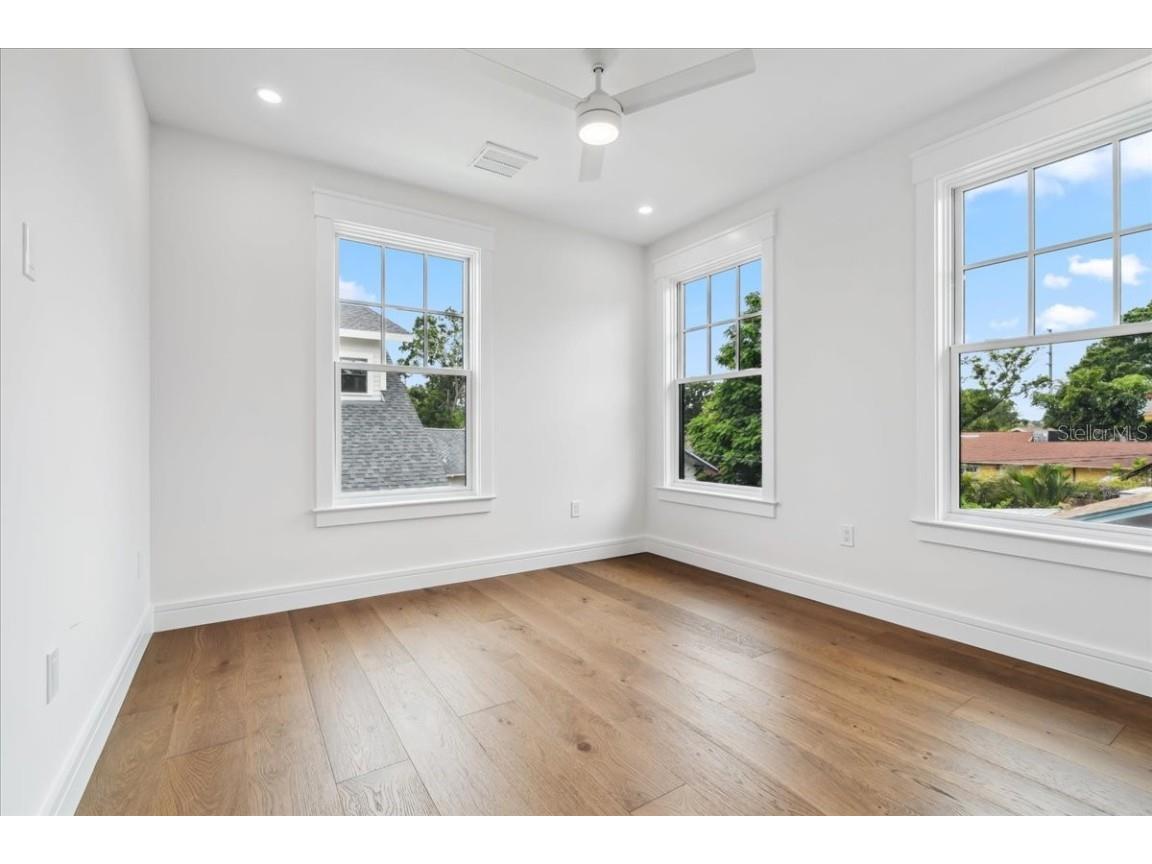 2101 3rd Avenue N Saint Petersburg FL 33713 TB8390574 image70