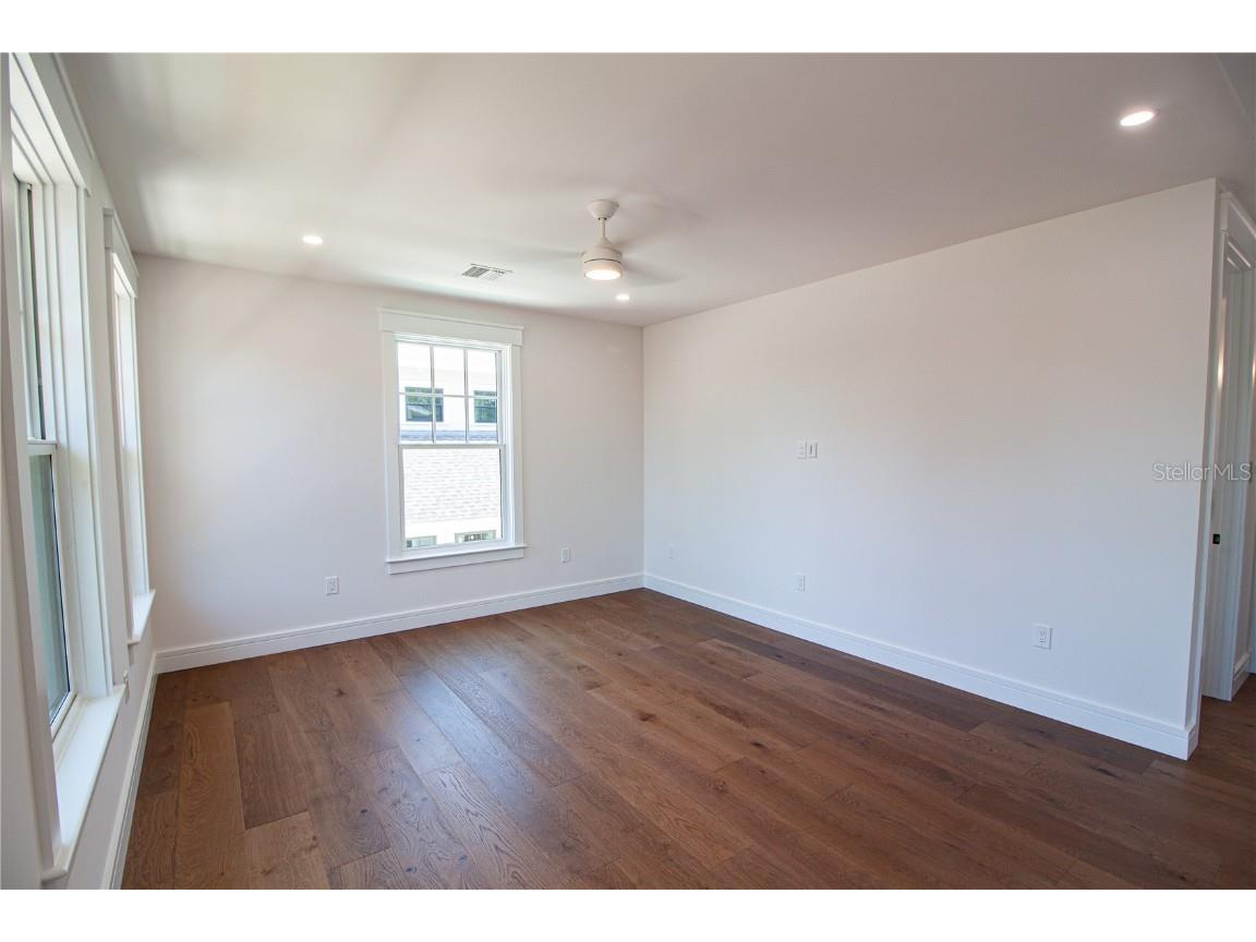 2101 3rd Avenue N Saint Petersburg FL 33713 TB8390574 image71