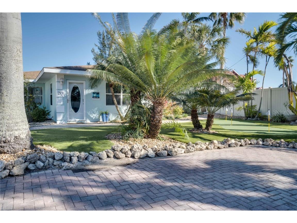 2101 Avenue B Bradenton Beach FL 34217 A4558192 image1