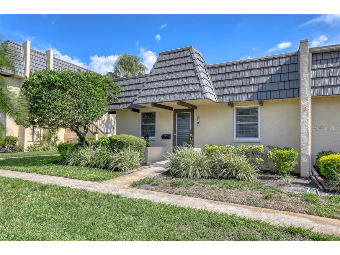 2101 Cordova Green Seminole FL 33777 U8169440 image1