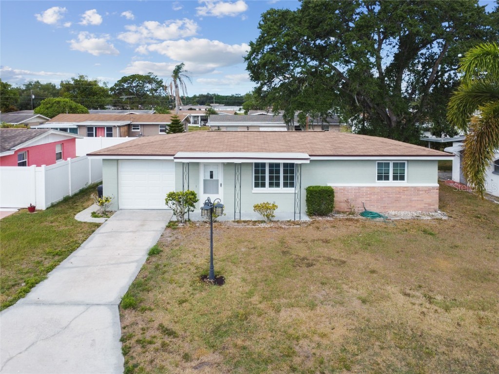 2101 Dixie Garden Loop Holiday FL 34690 U8197261 image1