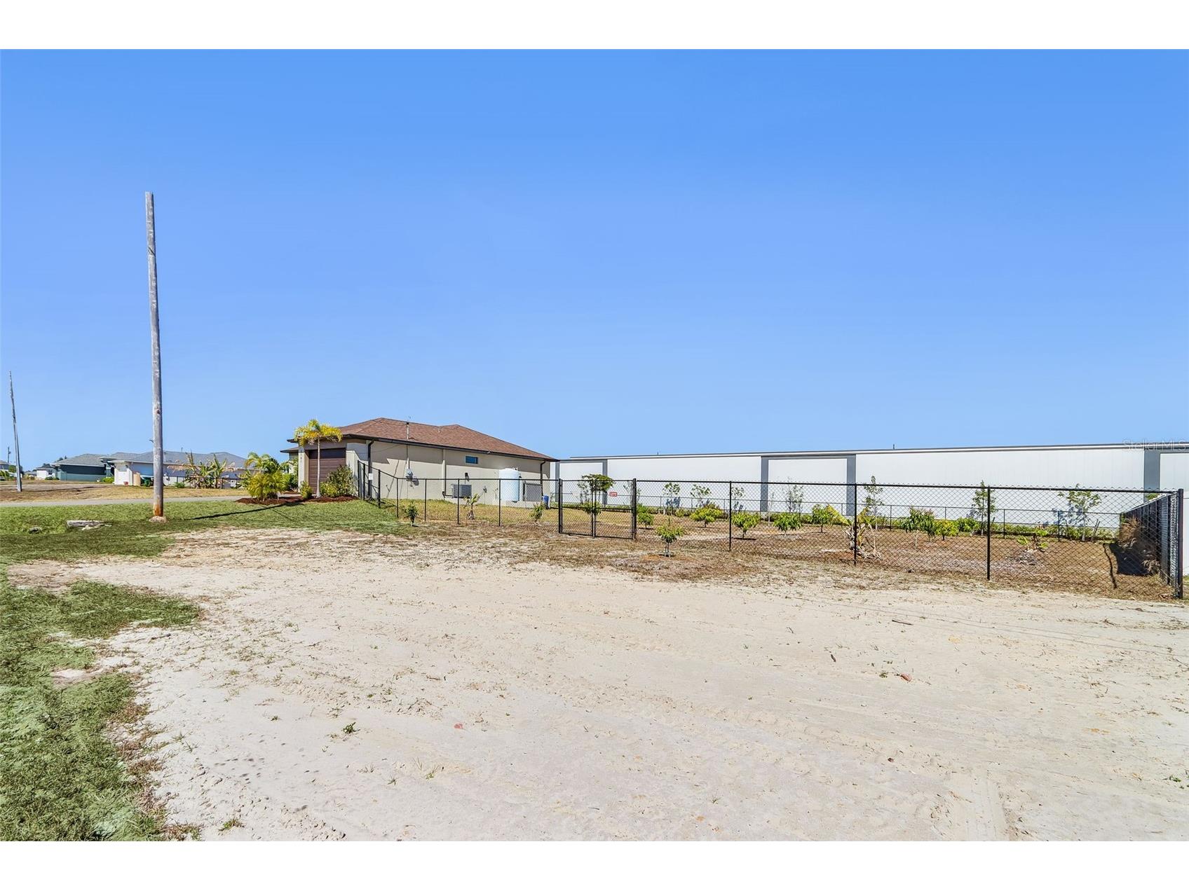 2101 NE 36th Terrace Cape Coral FL 33909 C7521684 image32