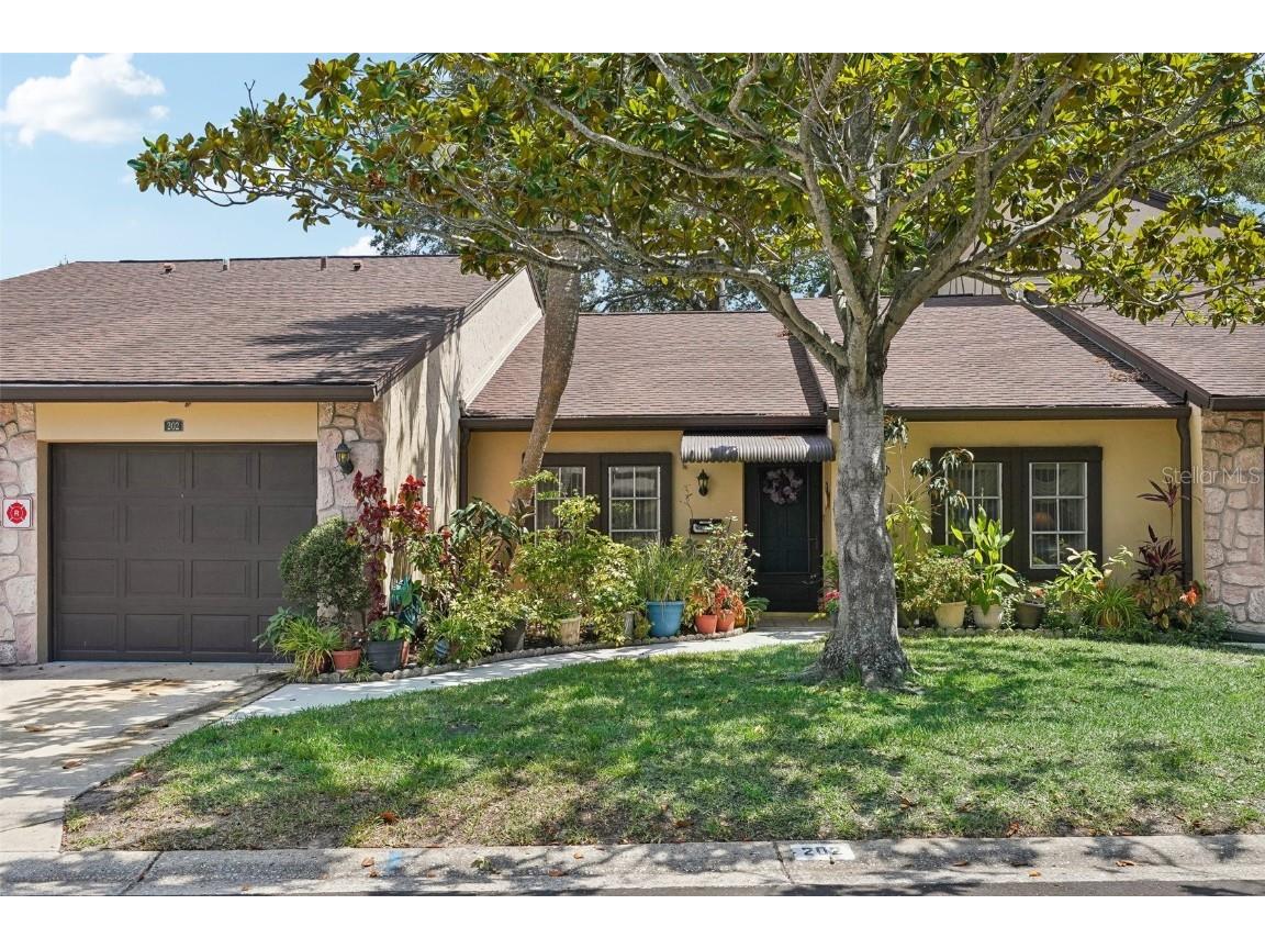 2101 Sunset Point Road #202 Clearwater FL 33765 T3529286 image1