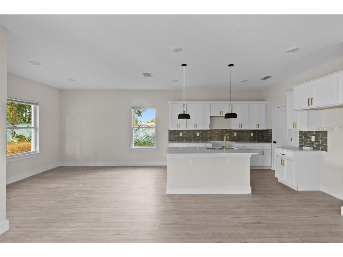 2102 Ashland Boulevard Orlando FL 32808 O6355876 image9