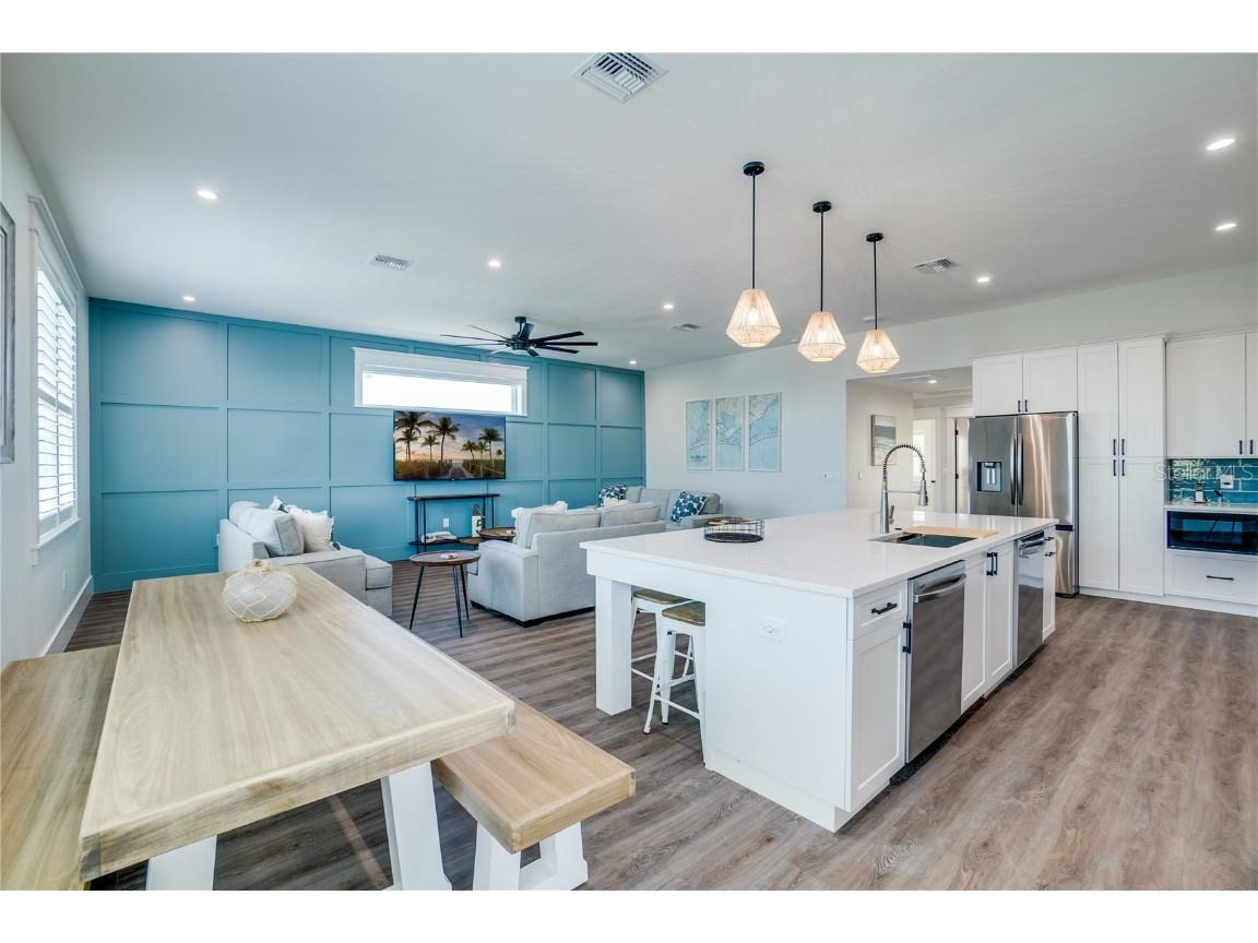 2102 Avenue B Bradenton Beach FL 34217 A4615961 image11