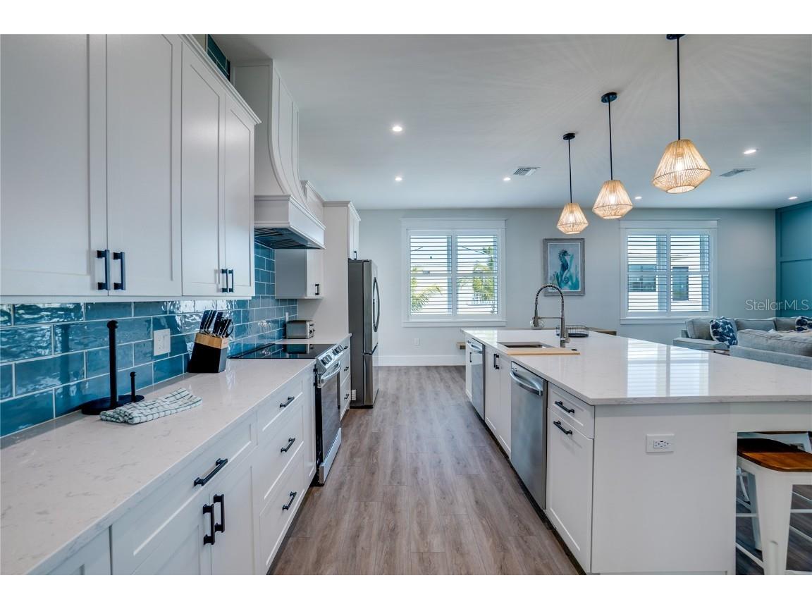 2102 Avenue B Bradenton Beach FL 34217 A4615961 image12