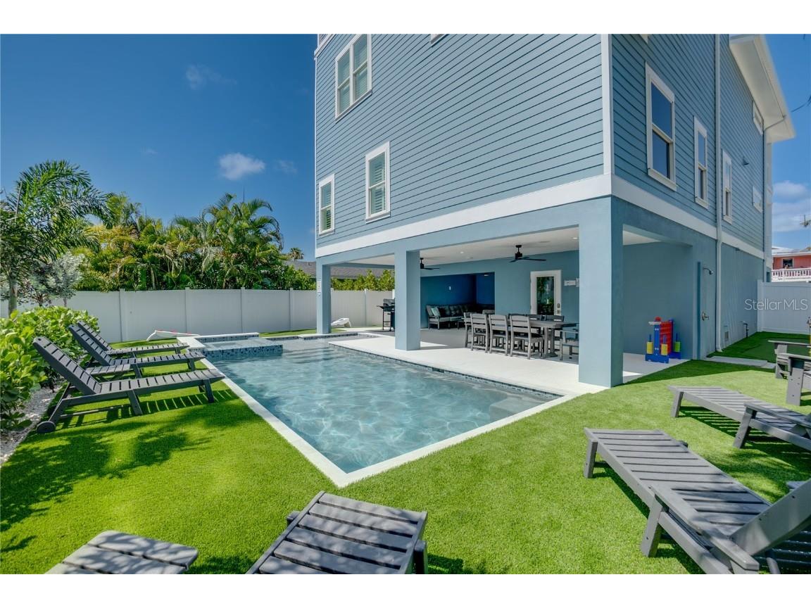 2102 Avenue B Bradenton Beach FL 34217 A4615961 image2