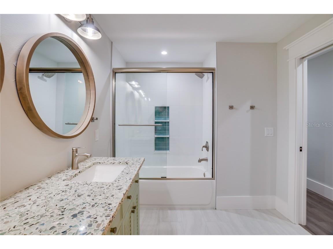 2102 Avenue B Bradenton Beach FL 34217 A4615961 image25