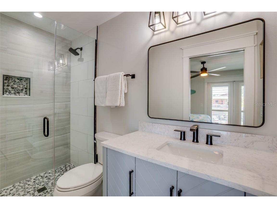 2102 Avenue B Bradenton Beach FL 34217 A4615961 image36