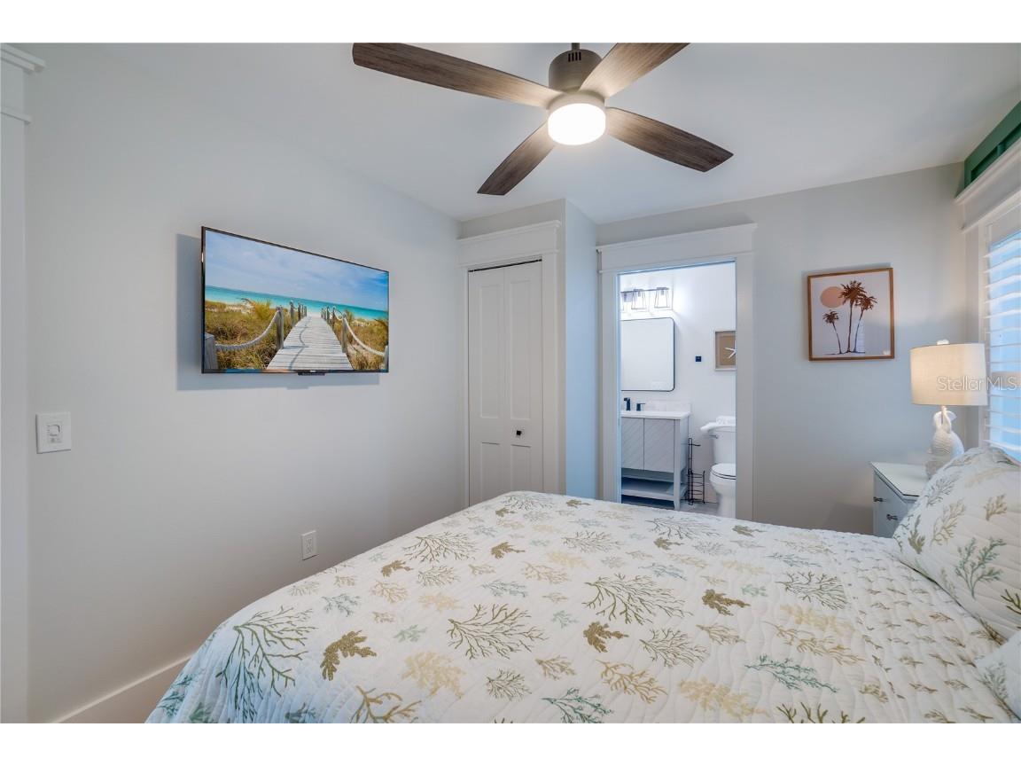 2102 Avenue B Bradenton Beach FL 34217 A4615961 image38