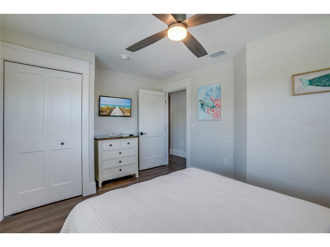 2102 Avenue B Bradenton Beach FL 34217 A4615961 image42