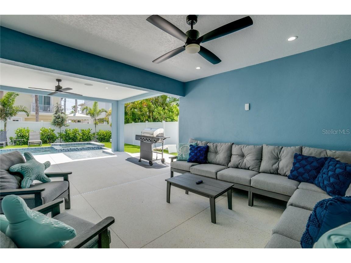 2102 Avenue B Bradenton Beach FL 34217 A4615961 image52