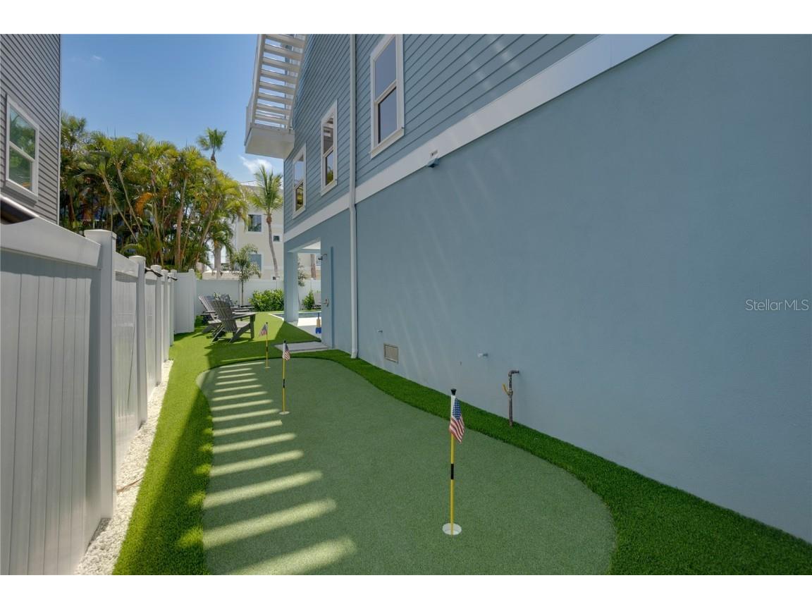 2102 Avenue B Bradenton Beach FL 34217 A4615961 image59