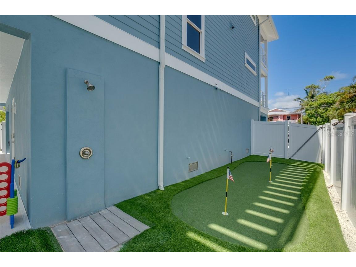 2102 Avenue B Bradenton Beach FL 34217 A4615961 image60