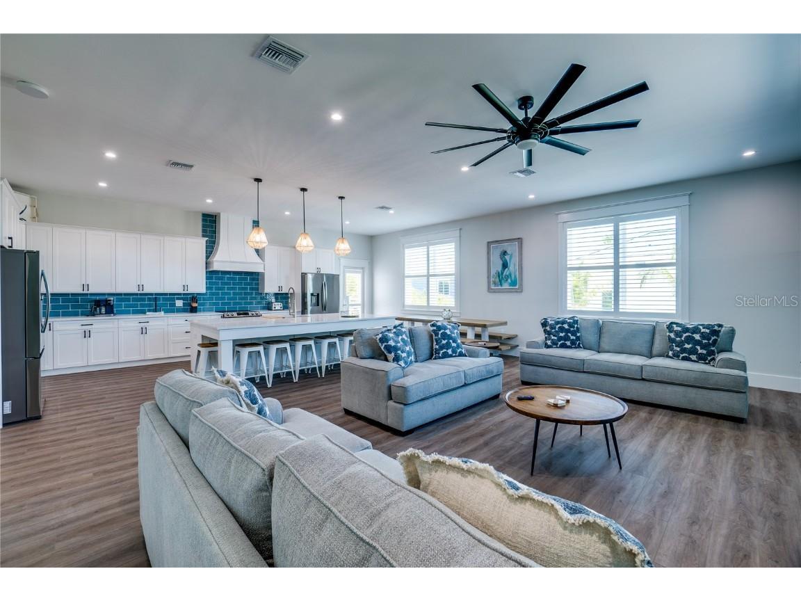 2102 Avenue B Bradenton Beach FL 34217 A4615961 image8