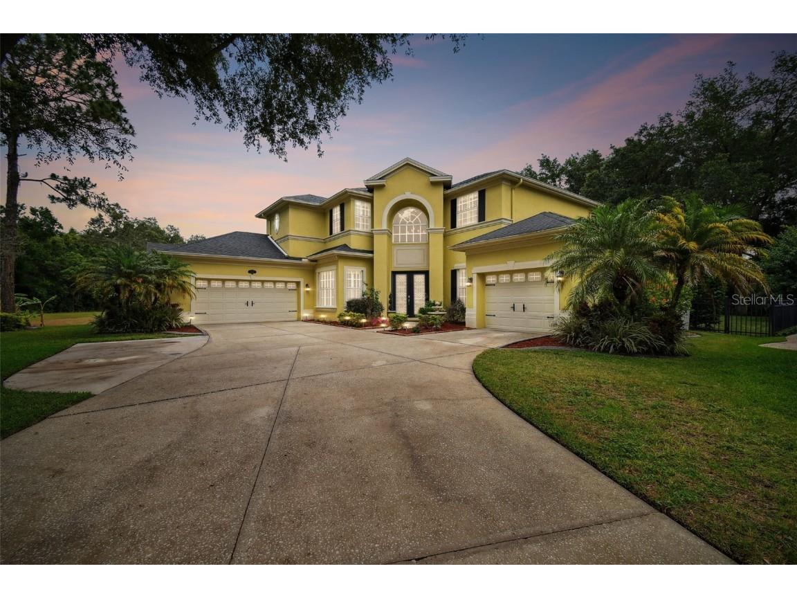2102 Chestnut Forest Drive Tampa FL 33618 U8243199 image1