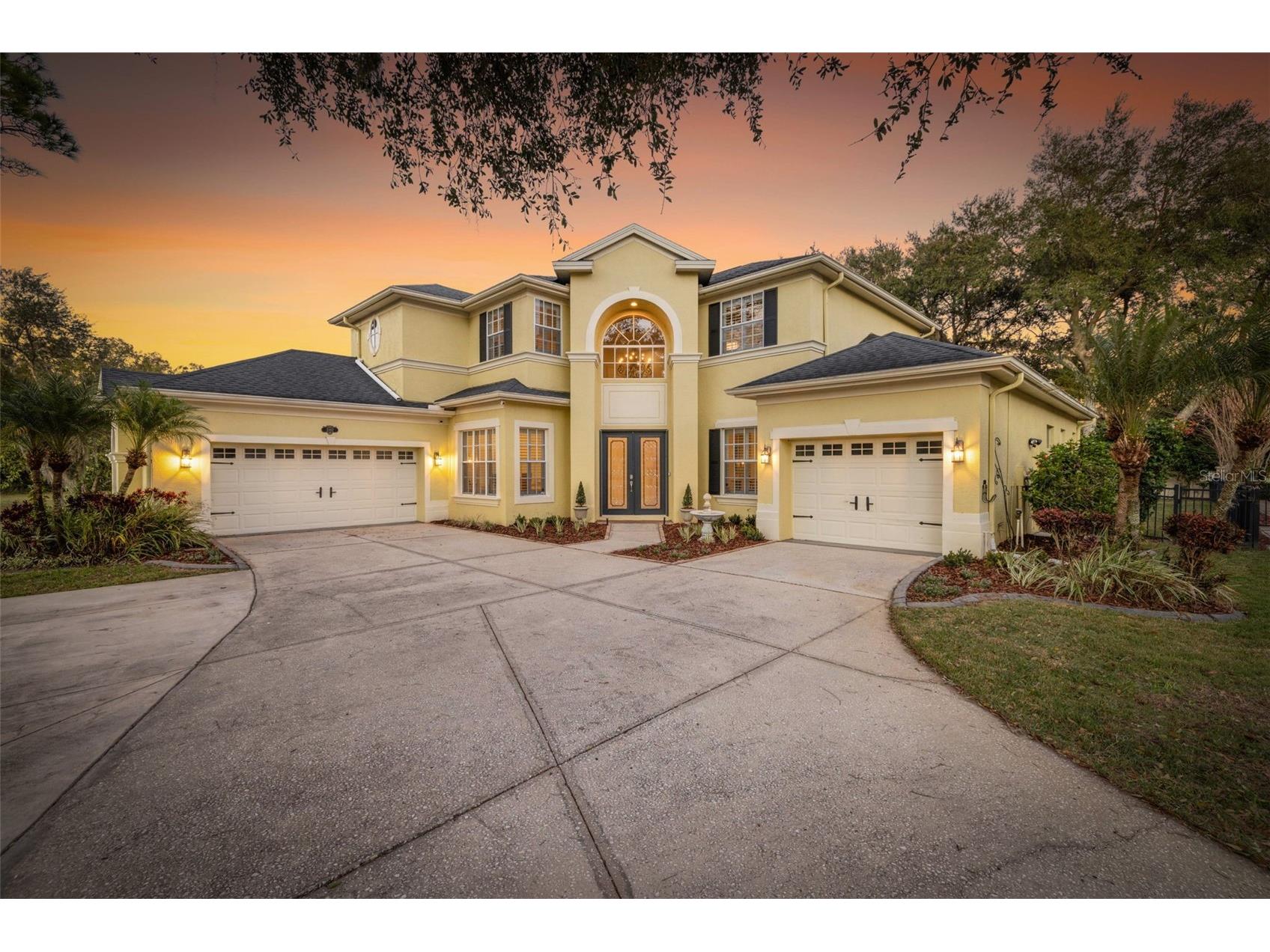 2102 Chestnut Forest Drive Tampa FL 33618 TB8466124 image1