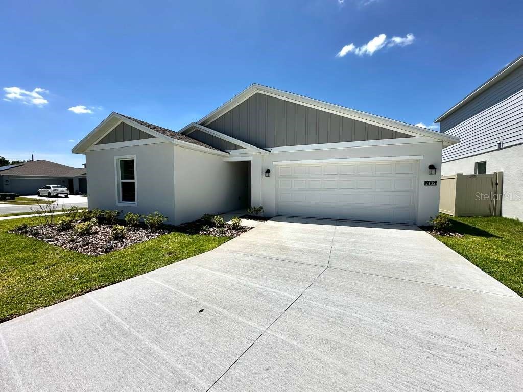 2102 Chris Drive Winter Haven FL 33884 O6413284 image1