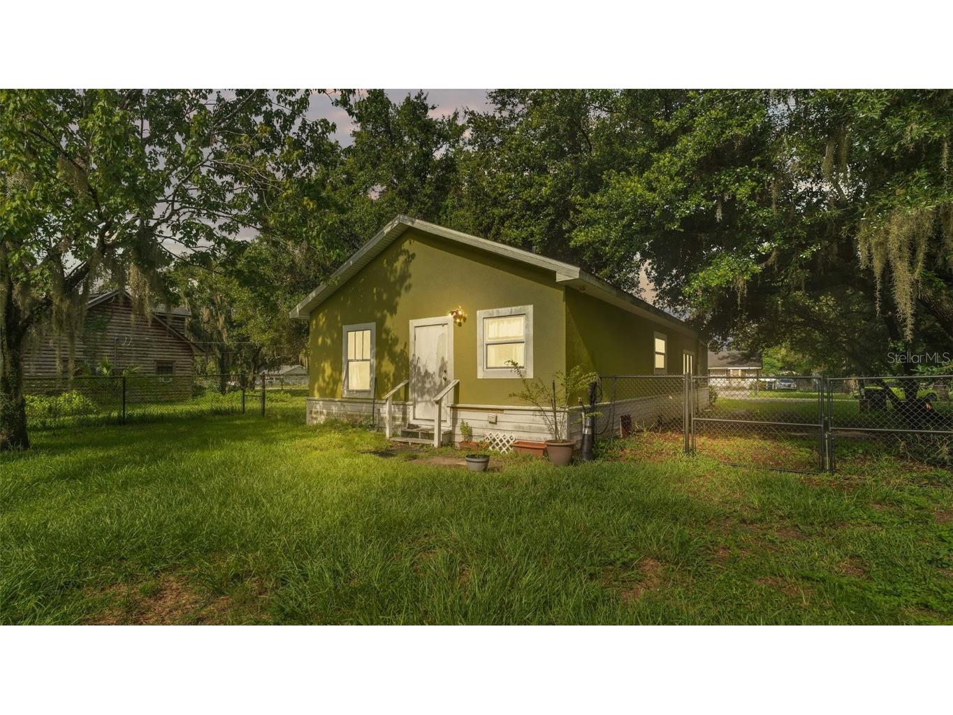 2102 Clemons Road Plant City FL 33566 L4946484 image1