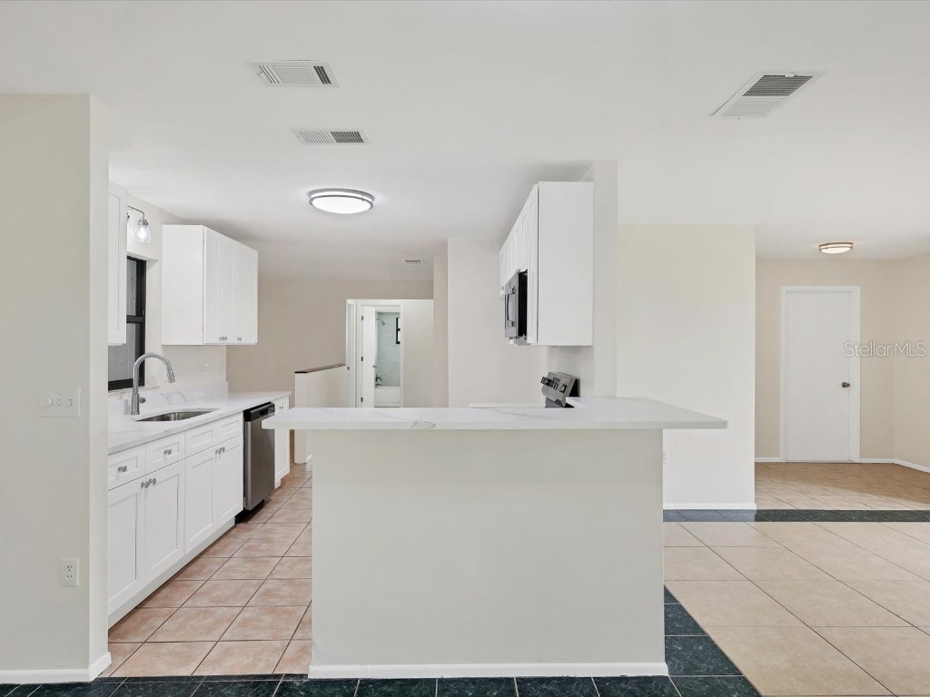 2102 Country Meadows Place Sarasota FL 34235 A4657917 image11