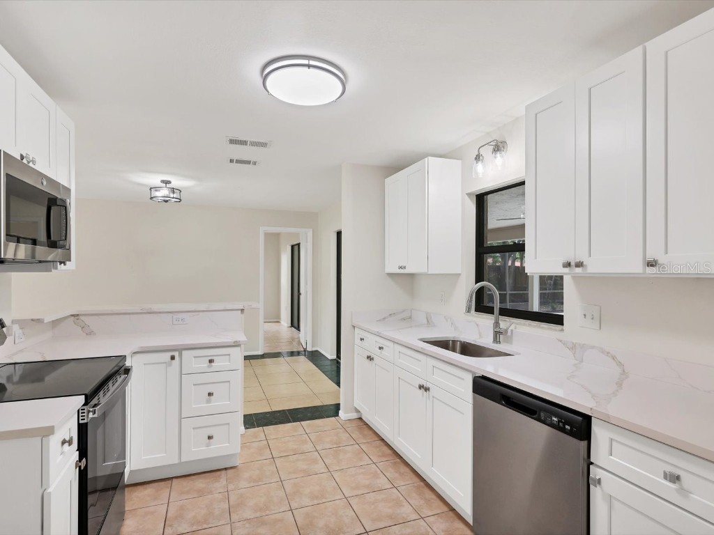 2102 Country Meadows Place Sarasota FL 34235 A4657917 image16