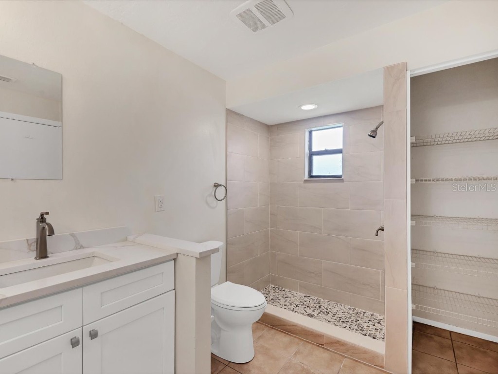 2102 Country Meadows Place Sarasota FL 34235 A4657917 image28