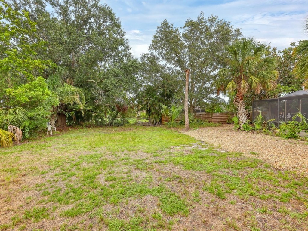 2102 Country Meadows Place Sarasota FL 34235 A4657917 image36