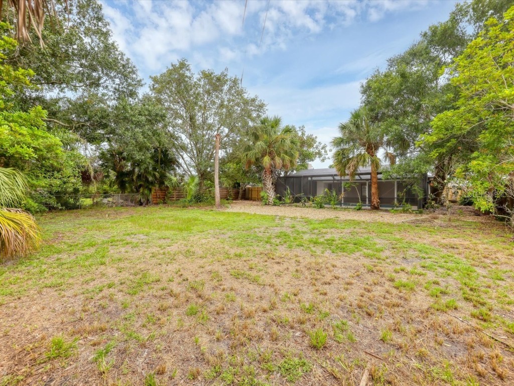 2102 Country Meadows Place Sarasota FL 34235 A4657917 image37