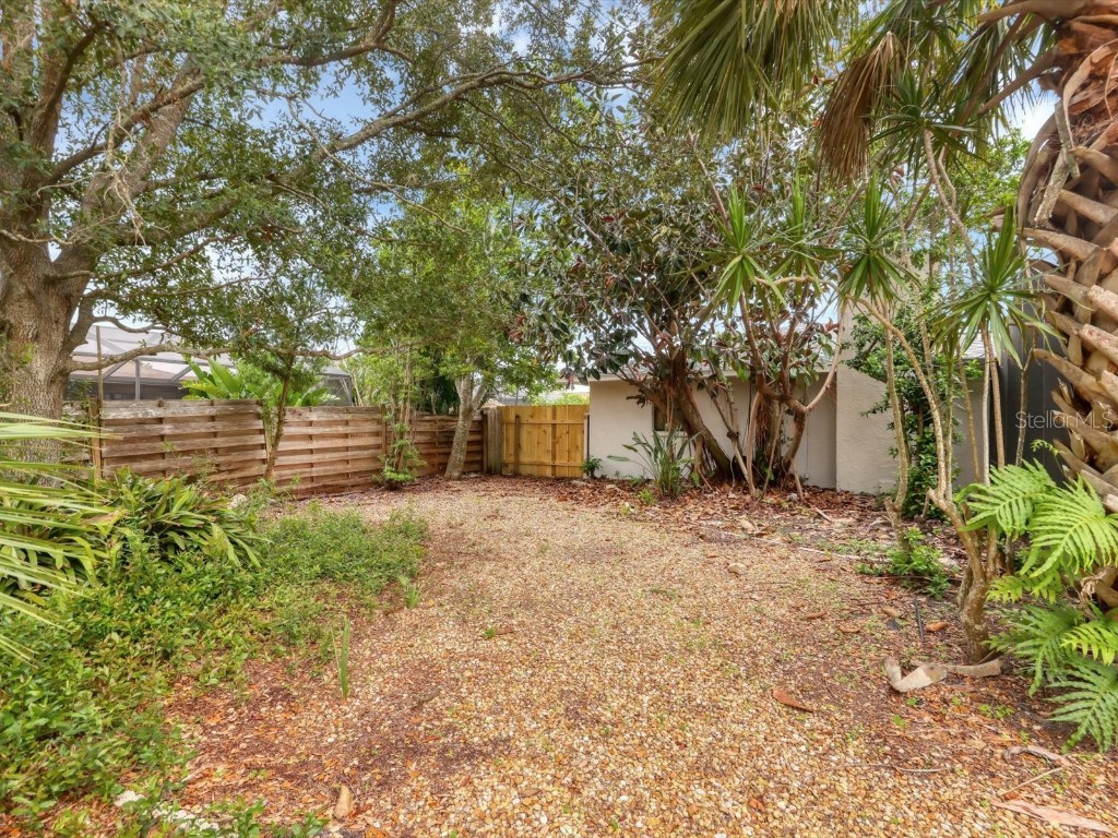 2102 Country Meadows Place Sarasota FL 34235 A4657917 image39