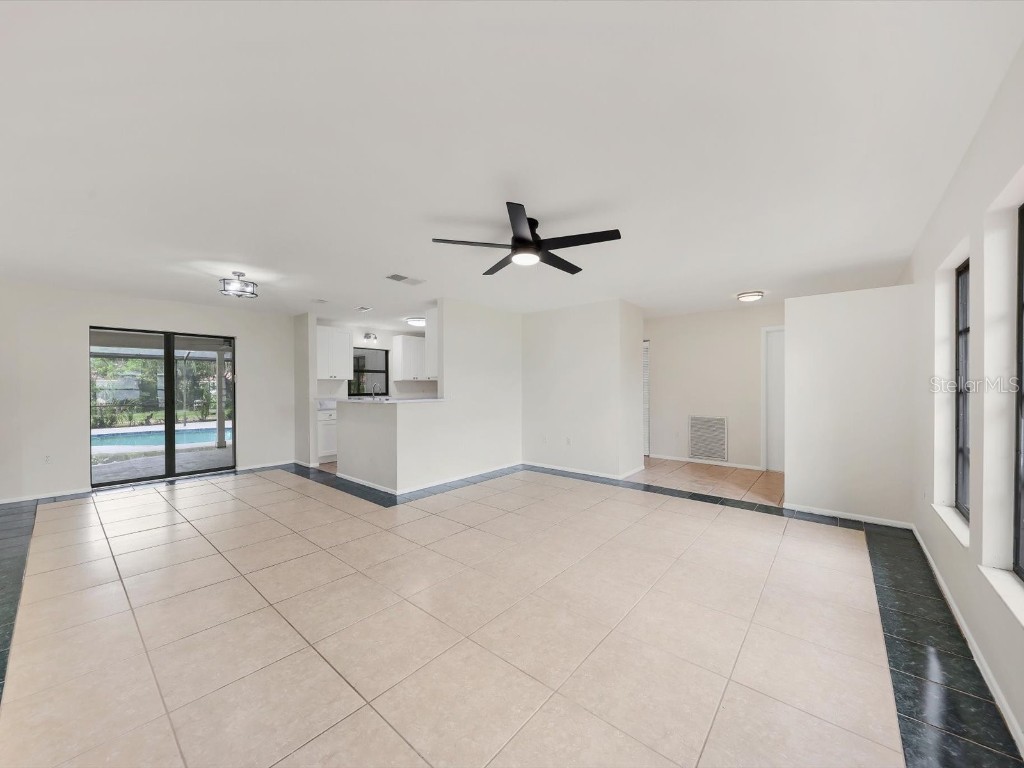2102 Country Meadows Place Sarasota FL 34235 A4657917 image9