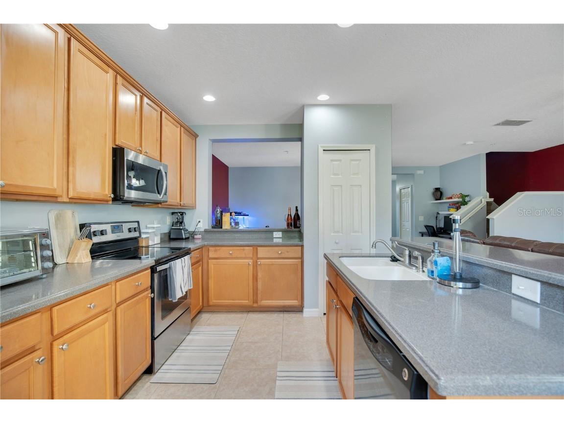 2102 Cypress Bay Boulevard Kissimmee FL 34743 O6251886 image12